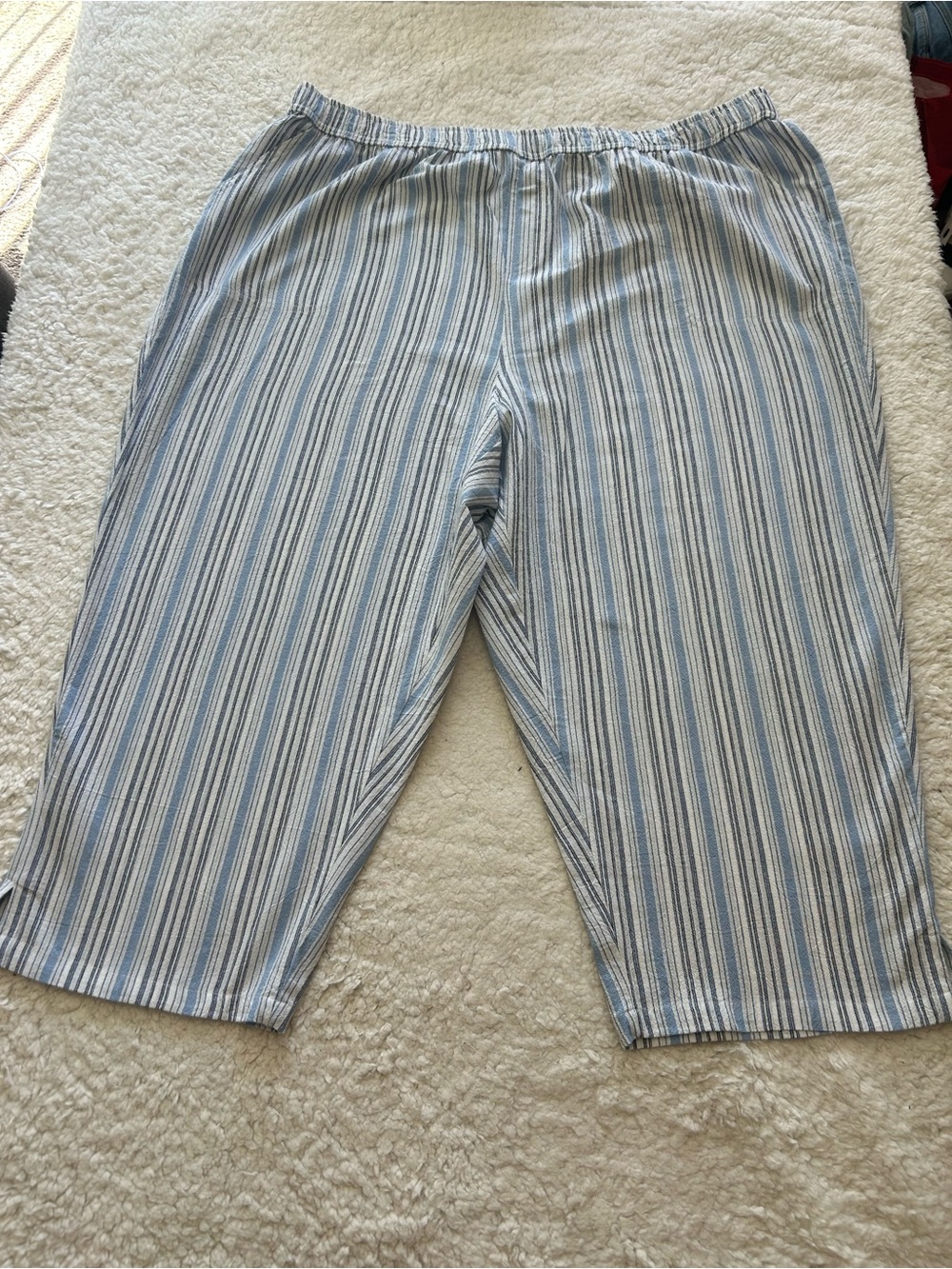 Emily Daniels Light Blue & White Striped Pull-On Capris